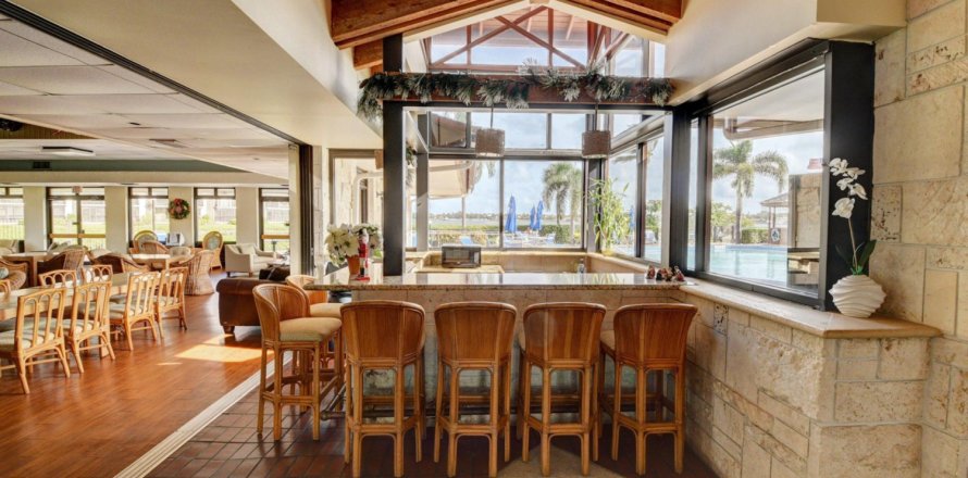 Condominio en Hypoluxo, Florida, 2 dormitorios № 1061219