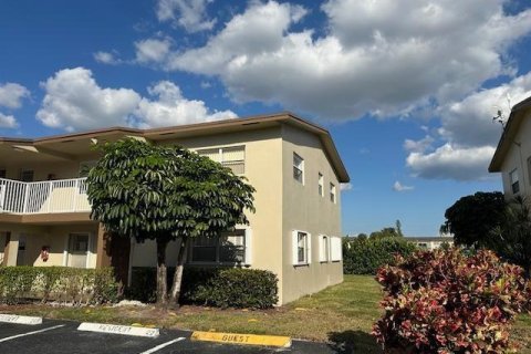 Condominio en Margate, Florida, 2 dormitorios № 2261191