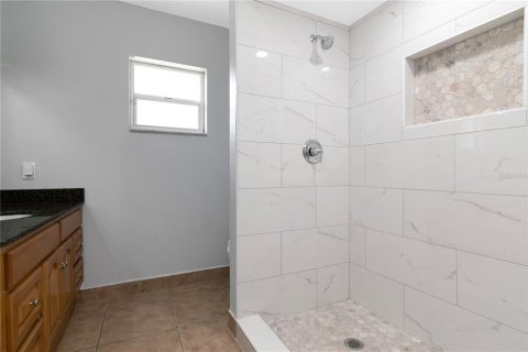 House in Brandon, Florida 4 bedrooms, 309.18 sq.m. № 2125073 - photo 30
