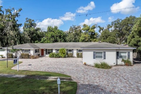 House in Brandon, Florida 4 bedrooms, 309.18 sq.m. № 2125073 - photo 2