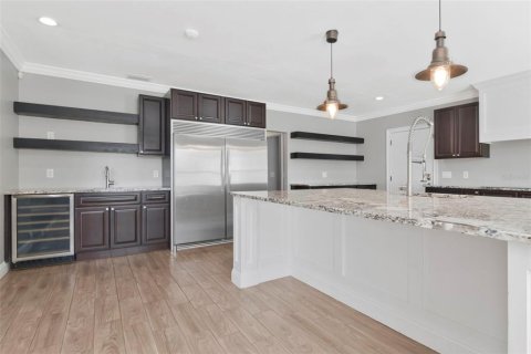 House in Brandon, Florida 4 bedrooms, 309.18 sq.m. № 2125073 - photo 23