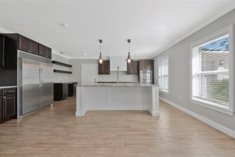 House in Brandon, Florida 4 bedrooms, 309.18 sq.m. № 2125073 - photo 21