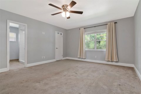 House in Brandon, Florida 4 bedrooms, 309.18 sq.m. № 2125073 - photo 27