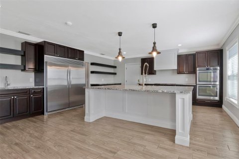 House in Brandon, Florida 4 bedrooms, 309.18 sq.m. № 2125073 - photo 22
