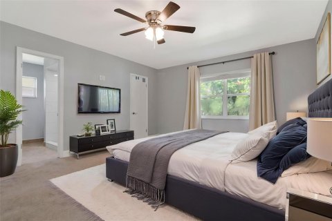 House in Brandon, Florida 4 bedrooms, 309.18 sq.m. № 2125073 - photo 28