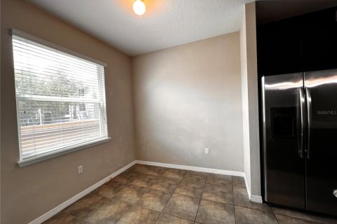 Townhouse in Temple Terrace, Florida 3 bedrooms, 176.24 sq.m. № 1845379 - photo 5