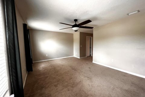 Townhouse in Temple Terrace, Florida 3 bedrooms, 176.24 sq.m. № 1845379 - photo 10