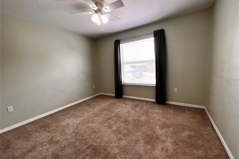Townhouse in Temple Terrace, Florida 3 bedrooms, 176.24 sq.m. № 1845379 - photo 13