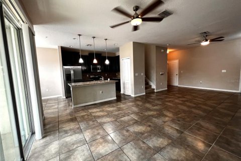 Townhouse in Temple Terrace, Florida 3 bedrooms, 176.24 sq.m. № 1845379 - photo 4