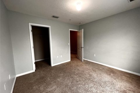 Townhouse in Temple Terrace, Florida 3 bedrooms, 176.24 sq.m. № 1845379 - photo 12
