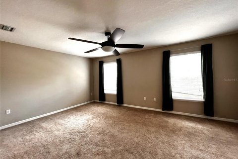 Townhouse in Temple Terrace, Florida 3 bedrooms, 176.24 sq.m. № 1845379 - photo 9