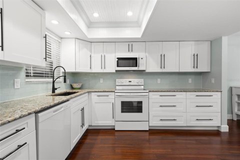 Townhouse in Clearwater, Florida 2 bedrooms, 132.39 sq.m. № 1721008 - photo 7
