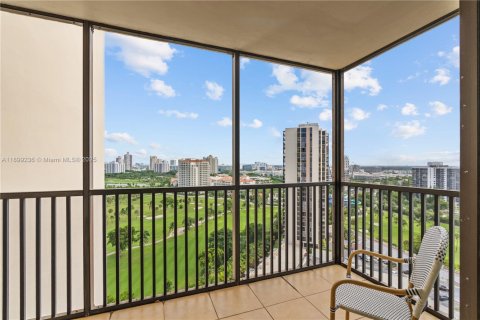 Condo in Aventura, Florida, 2 bedrooms  № 2081637 - photo 11