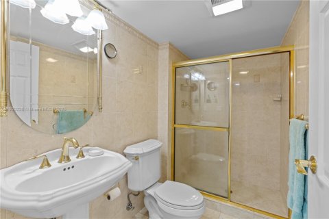 Condo in Aventura, Florida, 2 bedrooms  № 2081637 - photo 16