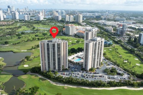 Condo in Aventura, Florida, 2 bedrooms  № 2081637 - photo 12