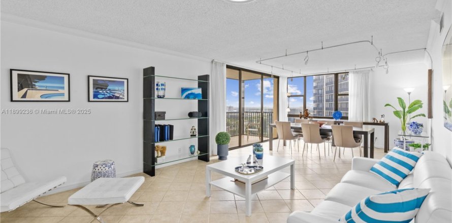 Condo in Aventura, Florida, 2 bedrooms  № 2081637