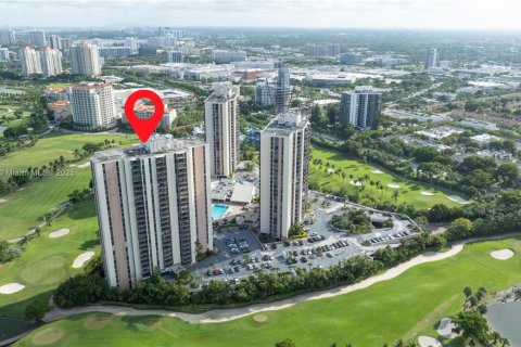 Condo in Aventura, Florida, 2 bedrooms  № 2081637 - photo 27
