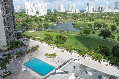 Condo in Aventura, Florida, 2 bedrooms  № 2081637 - photo 21