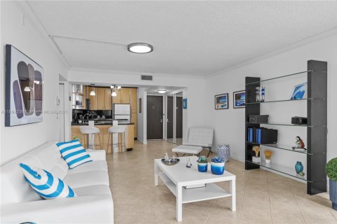 Condo in Aventura, Florida, 2 bedrooms  № 2081637 - photo 3