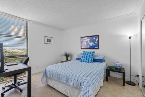 Condo in Aventura, Florida, 2 bedrooms  № 2081637 - photo 18