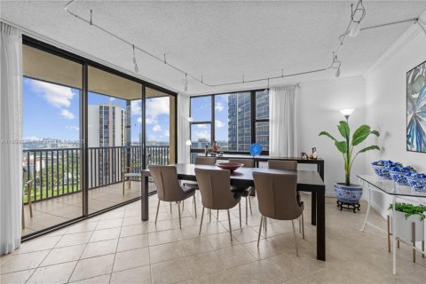 Condo in Aventura, Florida, 2 bedrooms  № 2081637 - photo 5
