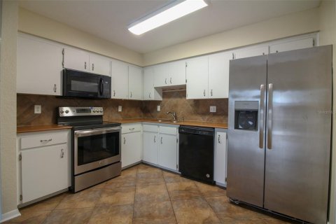 Duplex in Lakeland, Florida 3 bedrooms, 142.79 sq.m. № 1905477 - photo 8
