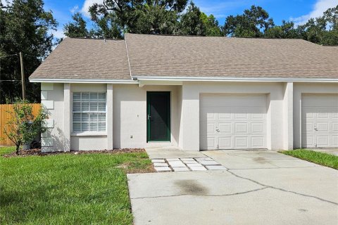 Duplex in Lakeland, Florida 3 bedrooms, 142.79 sq.m. № 1905477 - photo 1