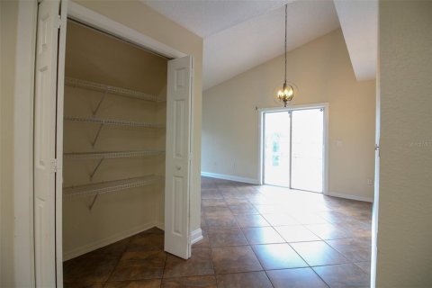 Duplex in Lakeland, Florida 3 bedrooms, 142.79 sq.m. № 1905477 - photo 7
