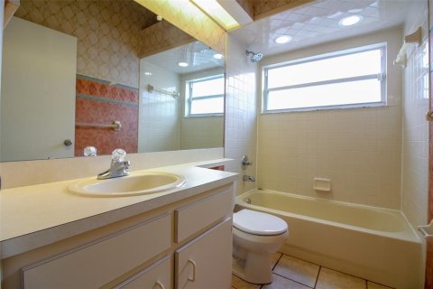 Duplex in Lakeland, Florida 3 bedrooms, 142.79 sq.m. № 1905477 - photo 15