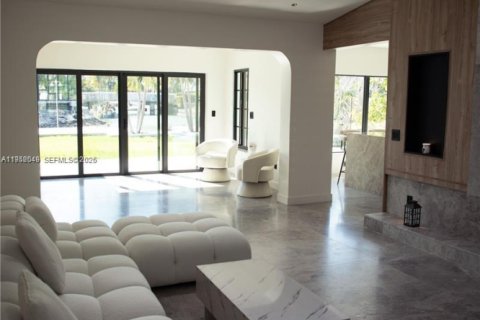 Casa en alquiler en Miami Beach, Florida, 4 dormitorios, 176.51 m2 № 2008013 - foto 15