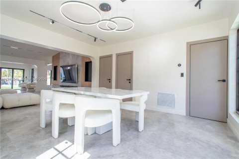Casa en alquiler en Miami Beach, Florida, 4 dormitorios, 176.51 m2 № 2008013 - foto 14