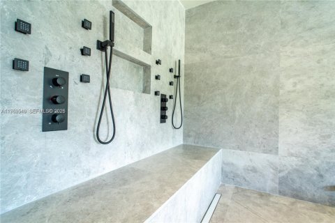 Casa en alquiler en Miami Beach, Florida, 4 dormitorios, 176.51 m2 № 2008013 - foto 27