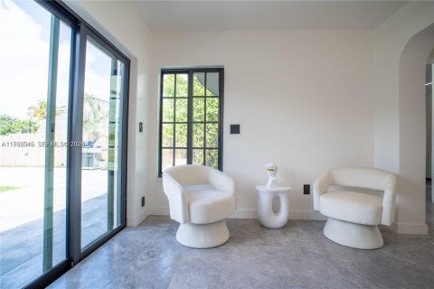 Casa en alquiler en Miami Beach, Florida, 4 dormitorios, 176.51 m2 № 2008013 - foto 19