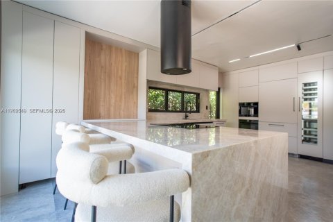 Casa en Miami Beach, Florida 4 dormitorios, 176.51 m2 № 2008013