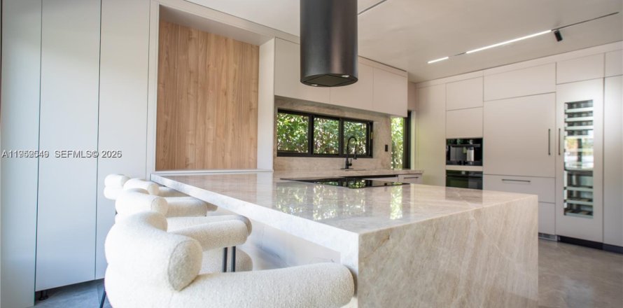 Casa en Miami Beach, Florida 4 dormitorios, 176.51 m2 № 2008013
