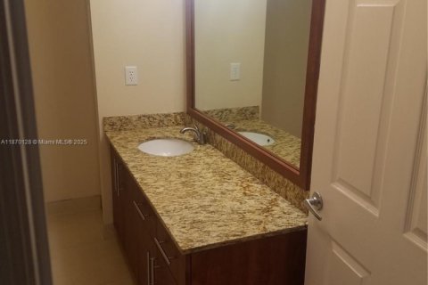 Copropriété à louer à Pembroke Pines, Floride: 2 chambres, 104.98 m2 № 1920141 - photo 10