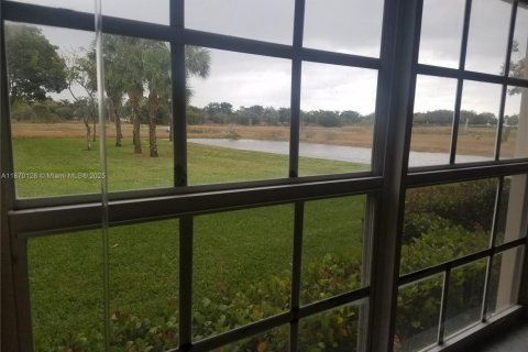 Copropriété à louer à Pembroke Pines, Floride: 2 chambres, 104.98 m2 № 1920141 - photo 16