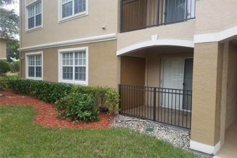 Copropriété à louer à Pembroke Pines, Floride: 2 chambres, 104.98 m2 № 1920141 - photo 15