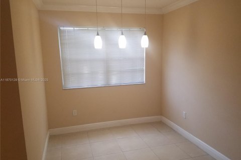 Copropriété à louer à Pembroke Pines, Floride: 2 chambres, 104.98 m2 № 1920141 - photo 8