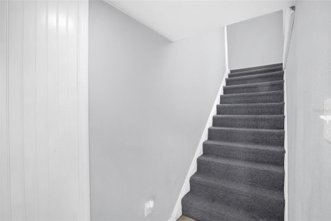 Commercial property in Sanford, Florida 4 bedrooms, 147.9 sq.m. № 2151145 - photo 4