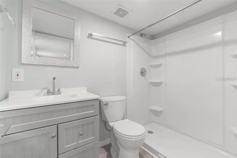 Commercial property in Sanford, Florida 4 bedrooms, 147.9 sq.m. № 2151145 - photo 25