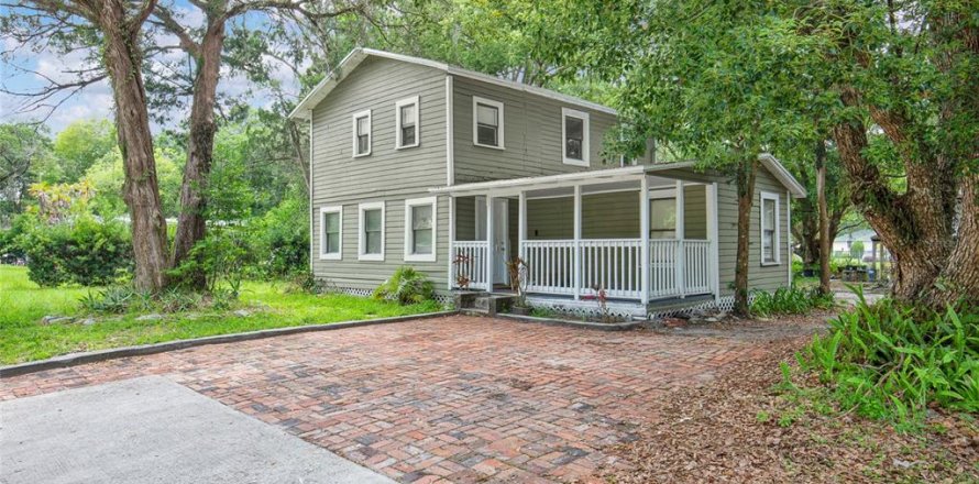 Commercial property in Sanford, Florida 4 bedrooms, 147.9 sq.m. № 2151145