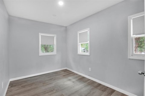 Commercial property in Sanford, Florida 4 bedrooms, 147.9 sq.m. № 2151145 - photo 14