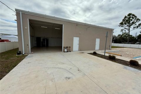 Immobilier commercial à vendre à Punta Gorda, Floride: 208.66 m2 № 1525050 - photo 2