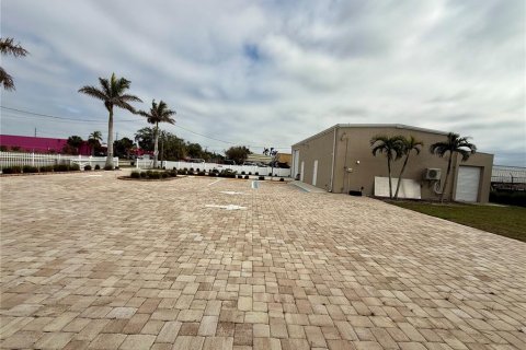 Immobilier commercial à vendre à Punta Gorda, Floride: 208.66 m2 № 1525050 - photo 25