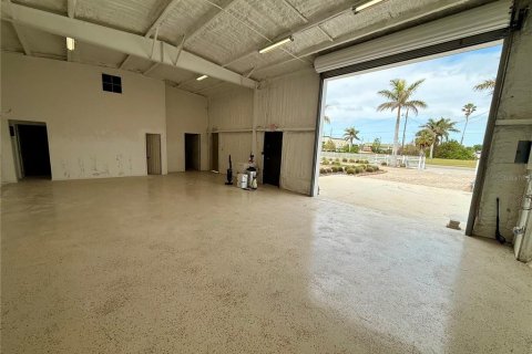 Immobilier commercial à vendre à Punta Gorda, Floride: 208.66 m2 № 1525050 - photo 3