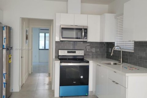 House in Miami Beach, Florida 1 bedroom, 748.79 sq.m. № 2176094 - photo 27