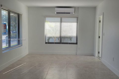 House in Miami Beach, Florida 1 bedroom, 748.79 sq.m. № 2176094 - photo 14