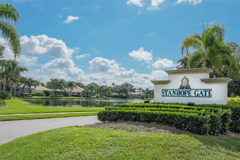 Casa en alquiler en University Park, Florida, 4 dormitorios, 264.4 m2 № 1536460 - foto 2