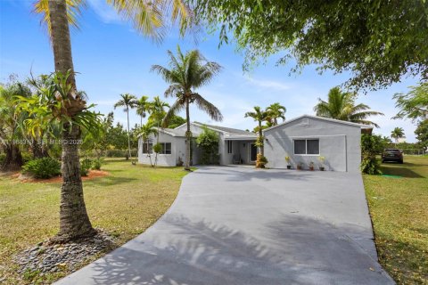 House in Homestead, Florida 4 bedrooms, 226.22 sq.m. № 2171714 - photo 6